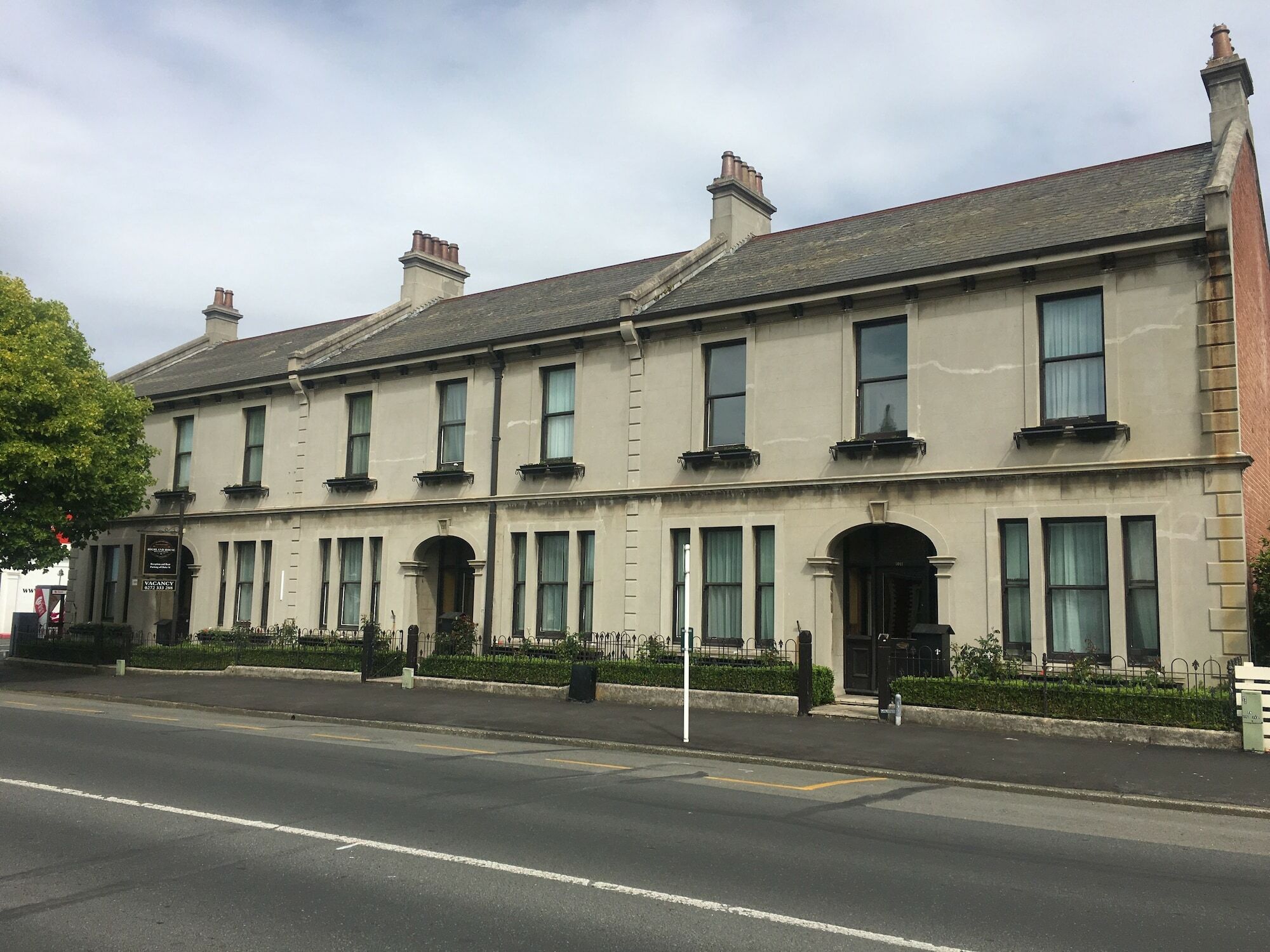 Highland House Boutique Hotel Dunedin Exterior photo